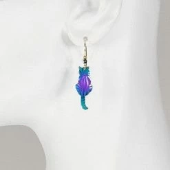 Holly Yashi Sitting Kitty Earrings